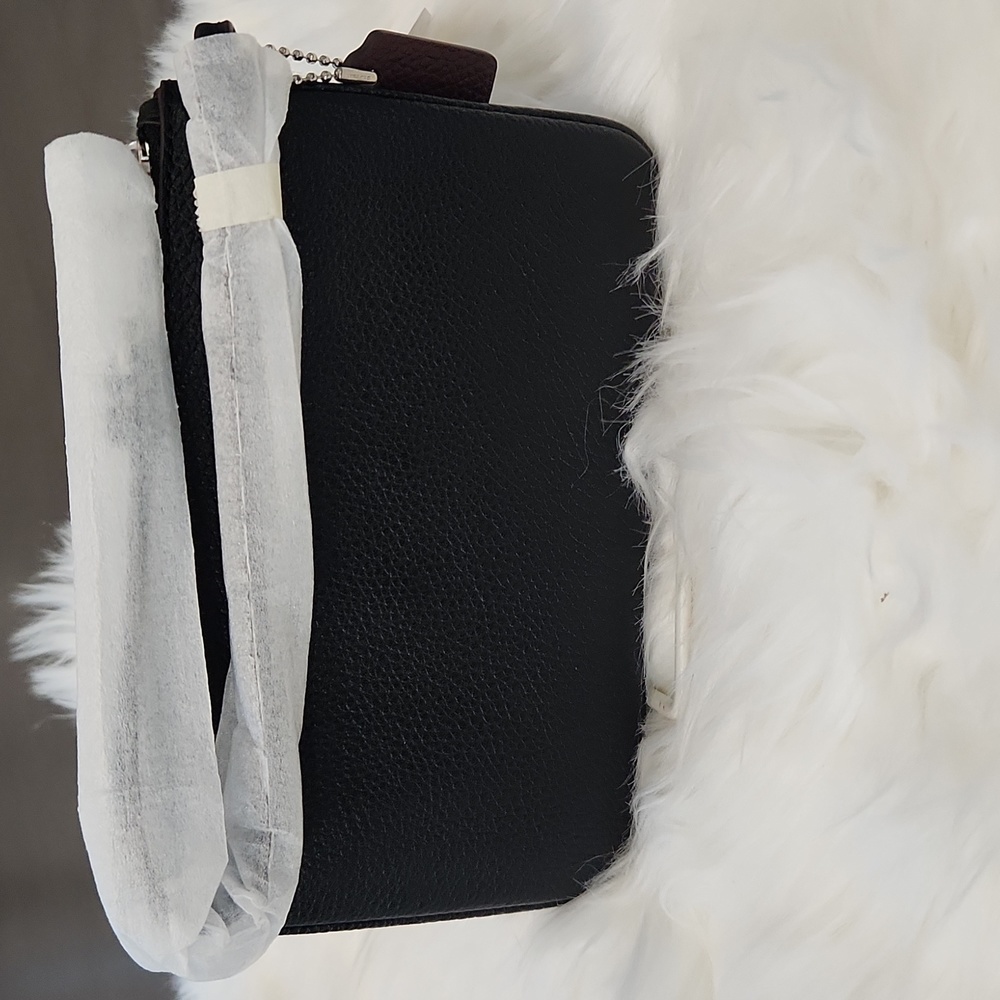 NWT. Coach Western Rivits pebbled leather wristlet - Picture 4 of 8